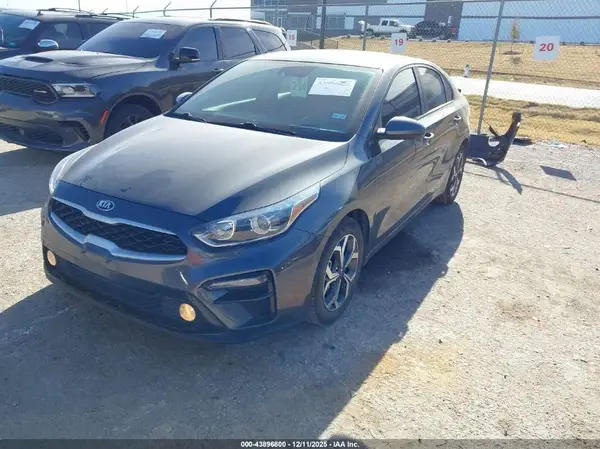 3KPF24AD6ME412949 2021 KIA FORTE - Image 2