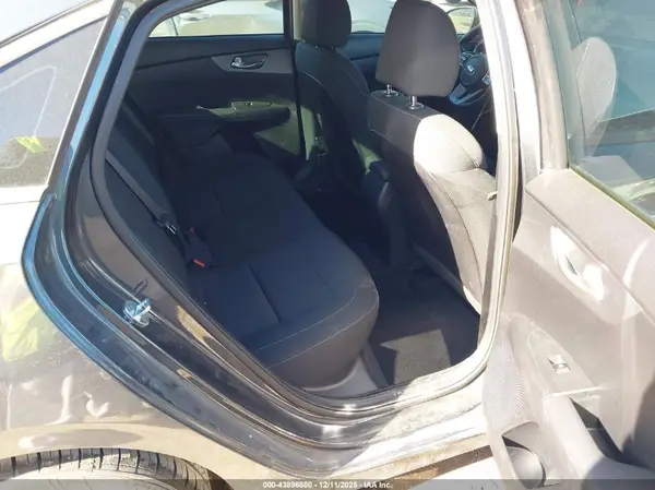 3KPF24AD6ME412949 2021 KIA FORTE - Image 8