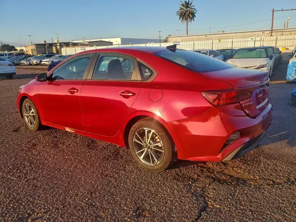 3KPF24AD6NE417098 2022 KIA FORTE - Image 2