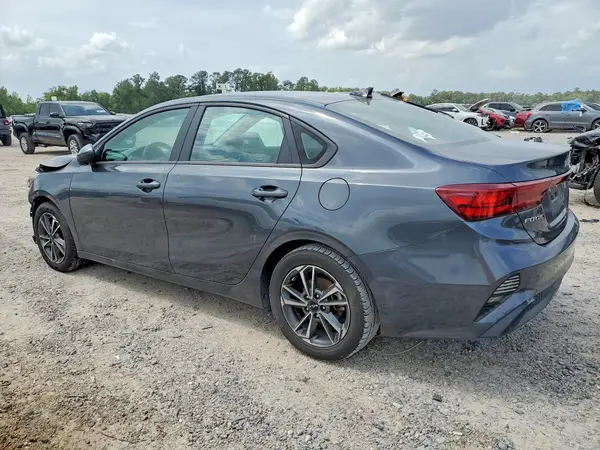3KPF24AD6NE417957 2022 KIA FORTE - Image 2