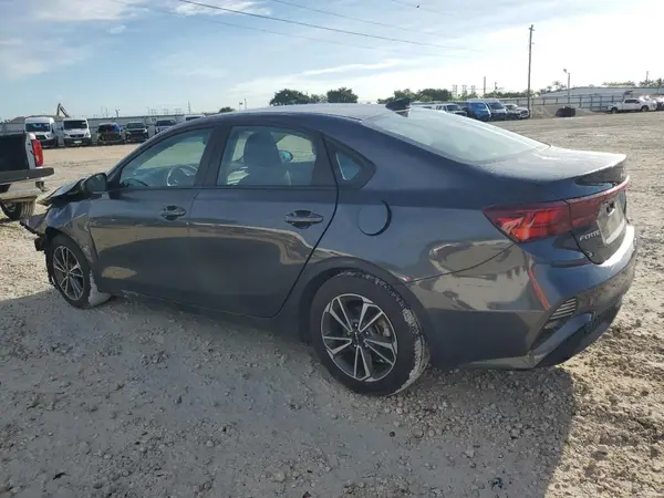 3KPF24AD6NE418929 2022 KIA FORTE - Image 2