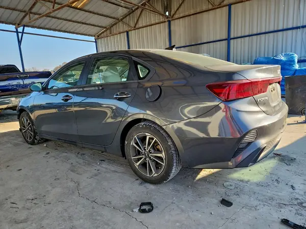 3KPF24AD6NE419112 2022 KIA FORTE - Image 2