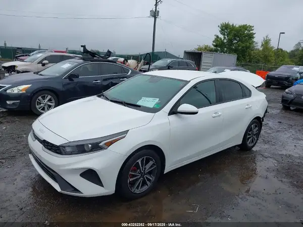 3KPF24AD6NE423970 2022 KIA FORTE - Image 2