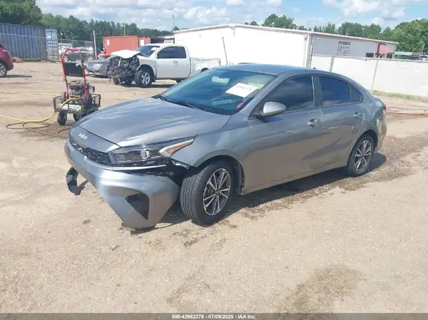 3KPF24AD6NE424391 2022 KIA FORTE - Image 2