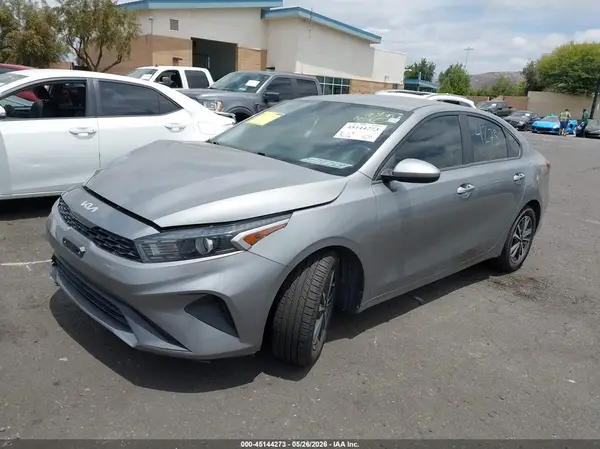 3KPF24AD6NE426982 2022 KIA FORTE - Image 2