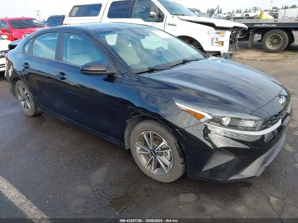 3KPF24AD6NE432748 2022 KIA FORTE - Image 1