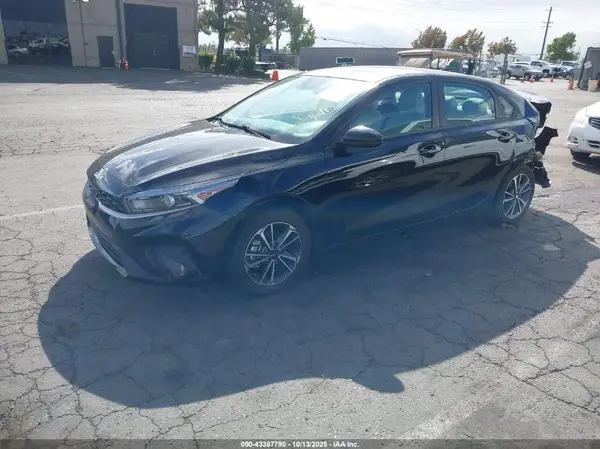 3KPF24AD6NE432748 2022 KIA FORTE - Image 2