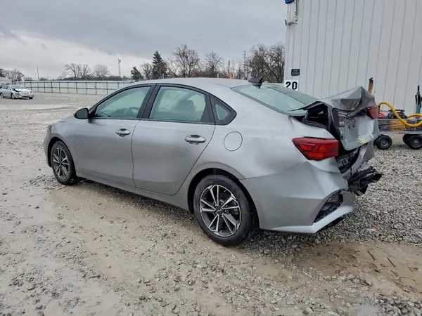 3KPF24AD6NE433186 2022 KIA FORTE - Image 2
