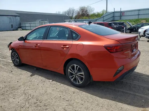 3KPF24AD6NE433897 2022 KIA FORTE - Image 2
