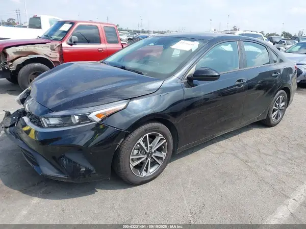 3KPF24AD6NE436976 2022 KIA FORTE - Image 2