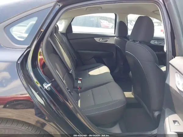 3KPF24AD6NE436976 2022 KIA FORTE - Image 8