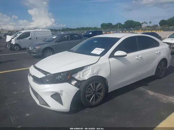 3KPF24AD6NE437707 2022 KIA FORTE - Image 2