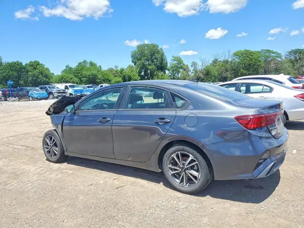 3KPF24AD6NE440848 2022 KIA FORTE - Image 2