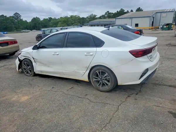 3KPF24AD6NE441708 2022 KIA FORTE - Image 2