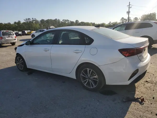 3KPF24AD6NE443278 2022 KIA FORTE - Image 2