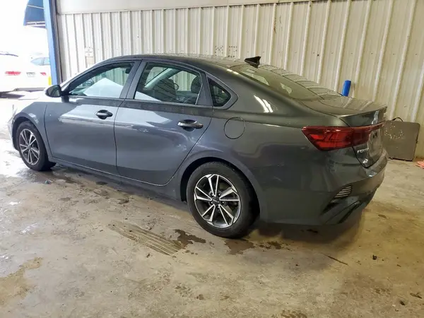 3KPF24AD6NE445323 2022 KIA FORTE - Image 2