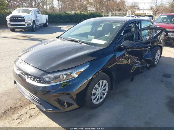 3KPF24AD6NE445418 2022 KIA FORTE - Image 2