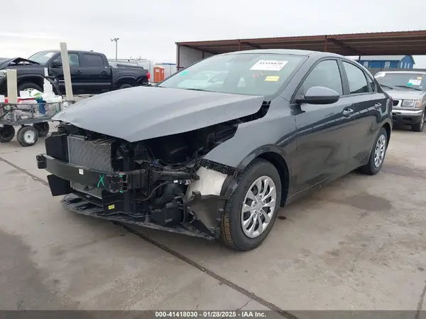 3KPF24AD6NE447072 2022 KIA FORTE - Image 2