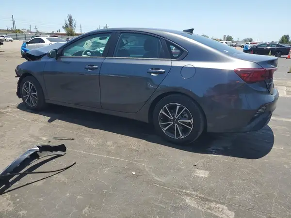 3KPF24AD6NE450831 2022 KIA FORTE - Image 2