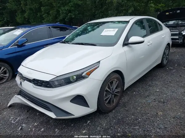 3KPF24AD6NE451736 2022 KIA FORTE - Image 2