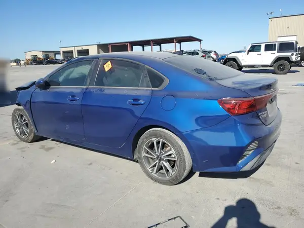3KPF24AD6NE453454 2022 KIA FORTE - Image 2