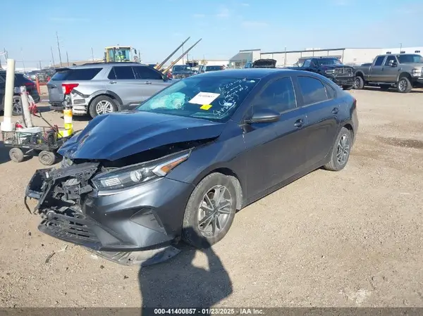 3KPF24AD6NE456502 2022 KIA FORTE - Image 2