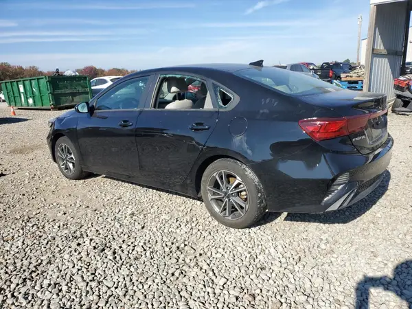 3KPF24AD6NE458489 2022 KIA FORTE - Image 2