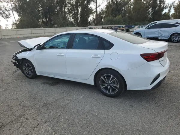 3KPF24AD6NE461893 2022 KIA FORTE - Image 2