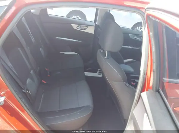 3KPF24AD6NE463868 2022 KIA FORTE - Image 8
