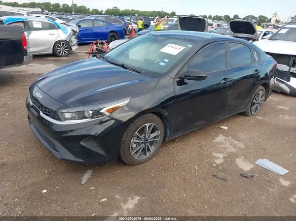 3KPF24AD6NE463885 2022 KIA FORTE - Image 2