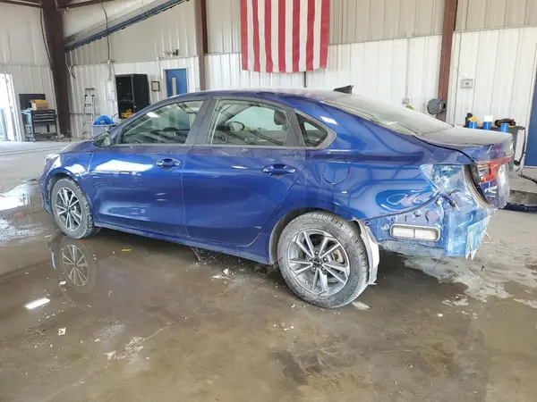 3KPF24AD6NE465913 2022 KIA FORTE - Image 2