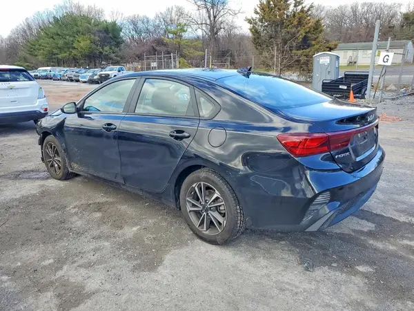 3KPF24AD6NE466950 2022 KIA FORTE - Image 2