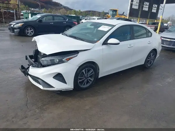 3KPF24AD6NE467001 2022 KIA FORTE - Image 2