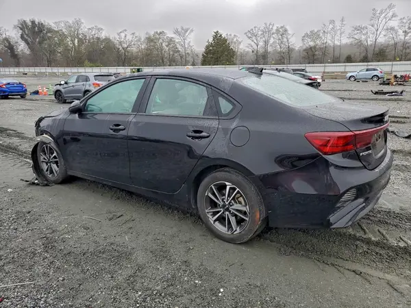 3KPF24AD6NE468018 2022 KIA FORTE - Image 2