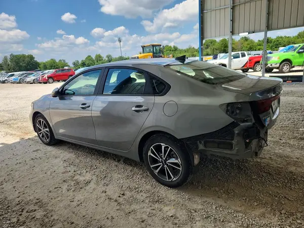 3KPF24AD6NE468083 2022 KIA FORTE - Image 2