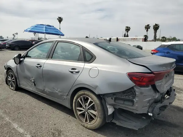 3KPF24AD6NE468486 2022 KIA FORTE - Image 2