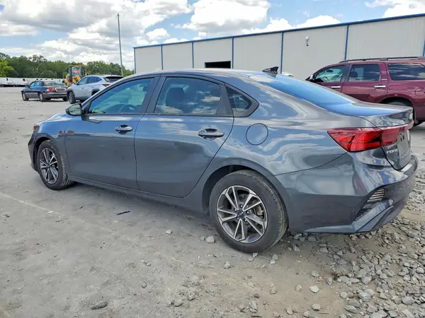 3KPF24AD6NE472036 2022 KIA FORTE - Image 2
