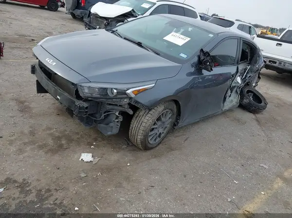 3KPF24AD6NE474918 2022 KIA FORTE - Image 2