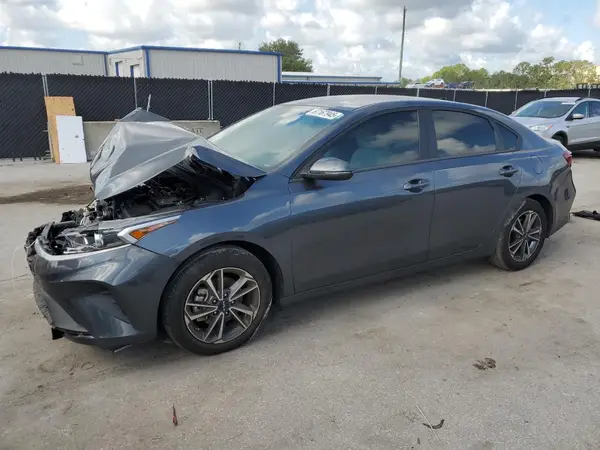 3KPF24AD6NE475373 2022 KIA FORTE - Image 1