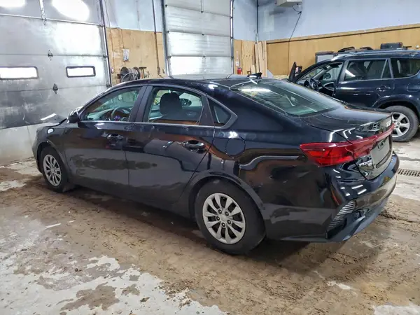 3KPF24AD6NE476104 2022 KIA FORTE - Image 2
