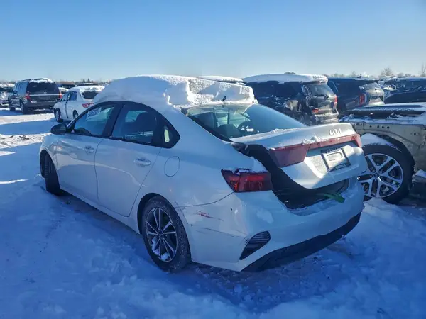 3KPF24AD6NE482470 2022 KIA FORTE - Image 2