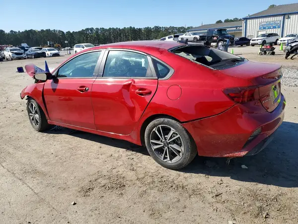 3KPF24AD6NE484588 2022 KIA FORTE - Image 2