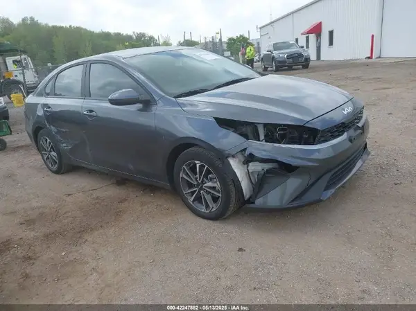 3KPF24AD6NE485286 2022 KIA FORTE - Image 1