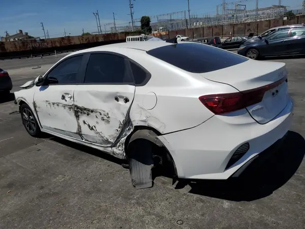 3KPF24AD6NE486809 2022 KIA FORTE - Image 2