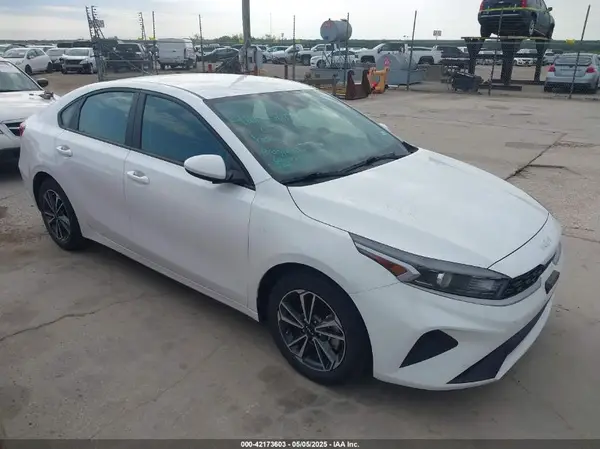 3KPF24AD6NE487670 2022 KIA FORTE - Image 1