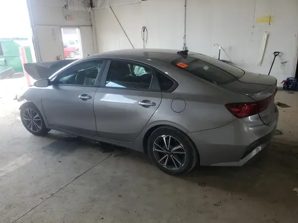 3KPF24AD6NE487815 2022 KIA FORTE - Image 2