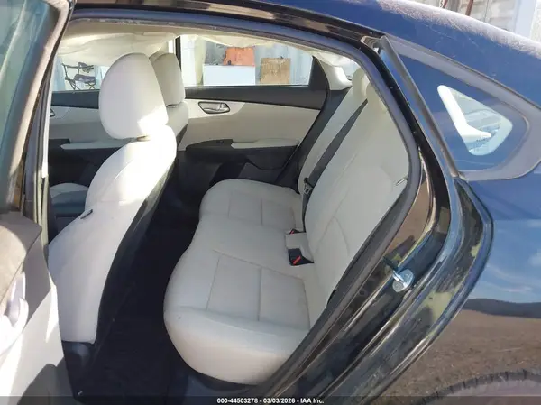 3KPF24AD6NE487975 2022 KIA FORTE - Image 8