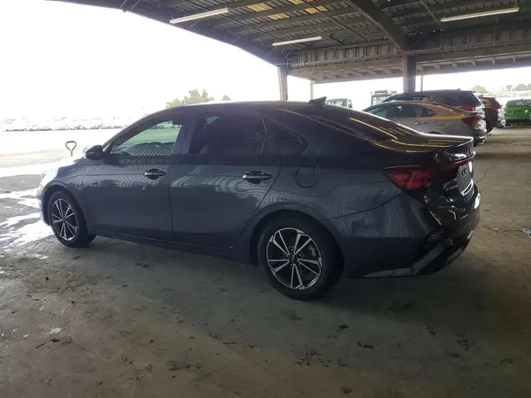 3KPF24AD6NE490536 2022 KIA FORTE - Image 2