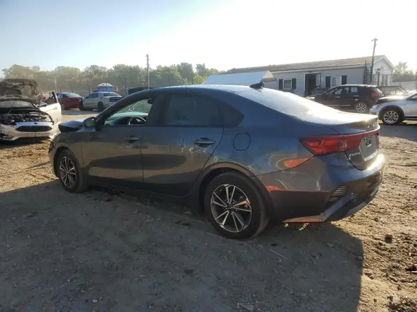3KPF24AD6NE493906 2022 KIA FORTE - Image 2