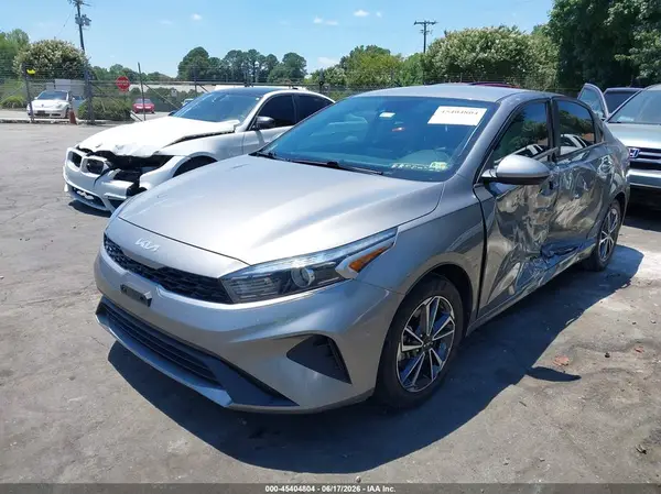 3KPF24AD6NE494778 2022 KIA FORTE - Image 2